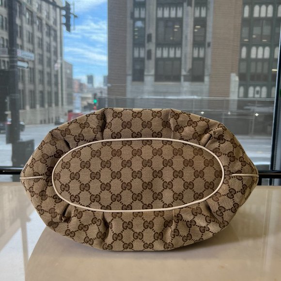 Gucci GG Supreme Canvas/White Leather Pelham Tote - Picture 4 of 9